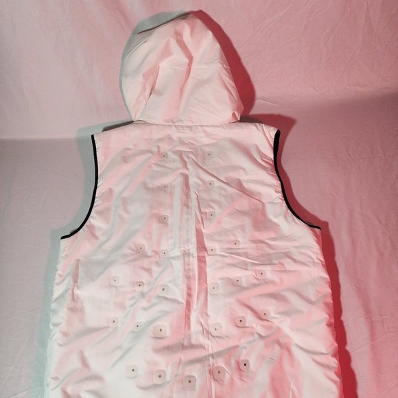 Nike White Sporty Vest Lightweight Water-Resistant - Picture 4 of 5